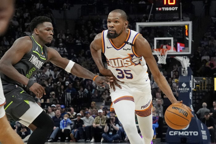 3rd place nomination  Paul George ↔ Kevin Durant. Philadelphia's ambition. Trade push for upgrade big three
