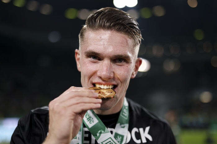 53 goals 13 assists Sweden Holan vs. reversal, downfall going to Manchester United?1st tier reporter arrives with first official proposal