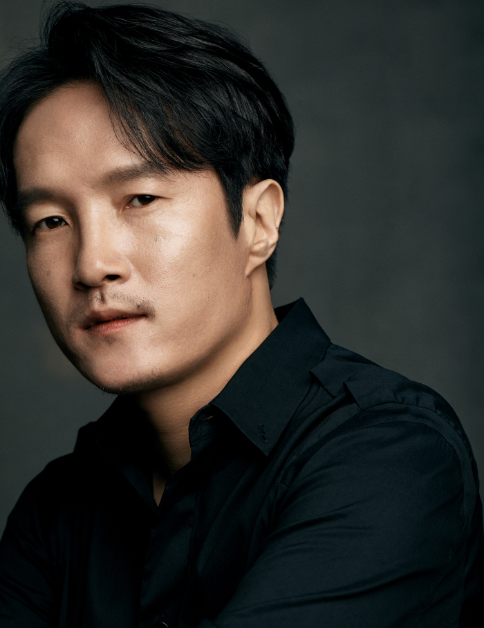 Actor Lee Joong-ok made a comeback on stage after 6 years..After this summer, the role of the most realistic actor, Hyun-soo