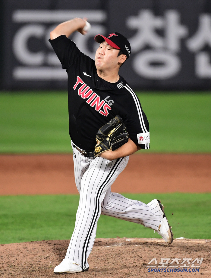 Are you the same pitcher? Three hits, one walk, and four runs in the bottom of the sixth inning → No hit, one walk and no run in the bottom of the 11th inning. 151km Shin Sing-Too, which has changed in a day.