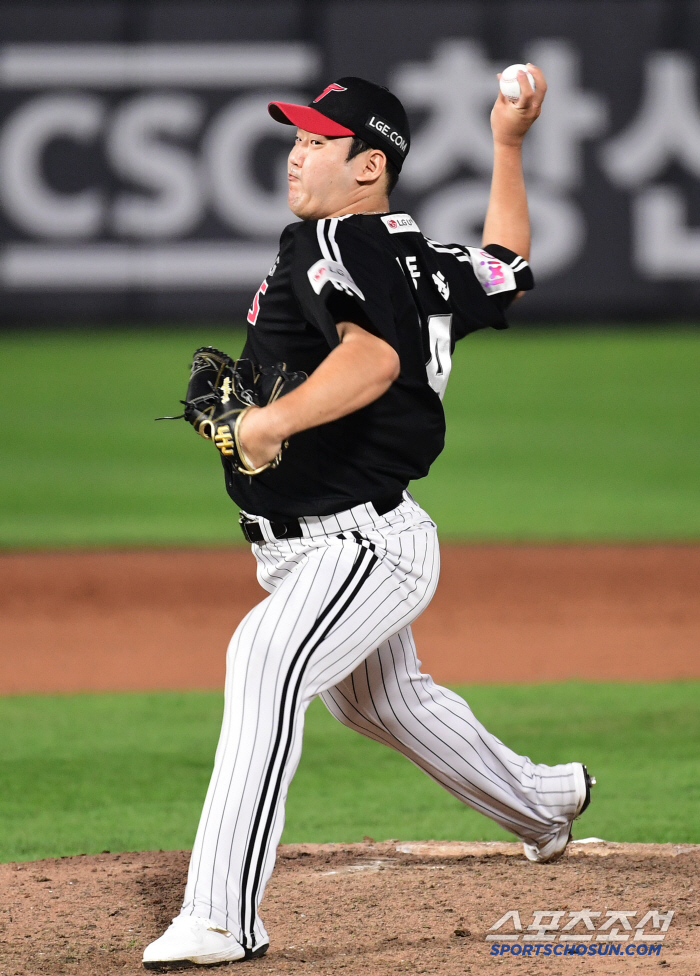 Are you the same pitcher? Three hits, one walk, and four runs in the bottom of the sixth inning → No hit, one walk and no run in the bottom of the 11th inning. 151km Shin Sing-Too, which has changed in a day.