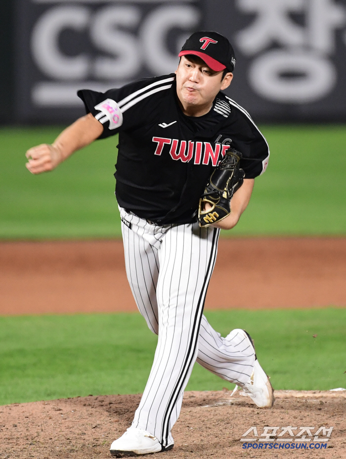 Are you the same pitcher? Three hits, one walk, and four runs in the bottom of the sixth inning → No hit, one walk and no run in the bottom of the 11th inning. 151km Shin Sing-Too, which has changed in a day.