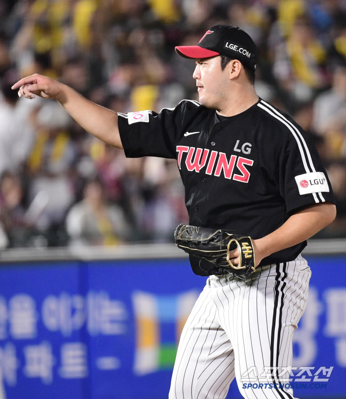 Are you the same pitcher? Three hits, one walk, and four runs in the bottom of the sixth inning → No hit, one walk and no run in the bottom of the 11th inning. 151km Shin Sing-Too, which has changed in a day.