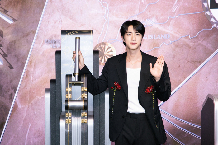 BTS Jin Illuminates Empire State Building with ‘Echo’ Colors, Celebrates Album Release in NYC