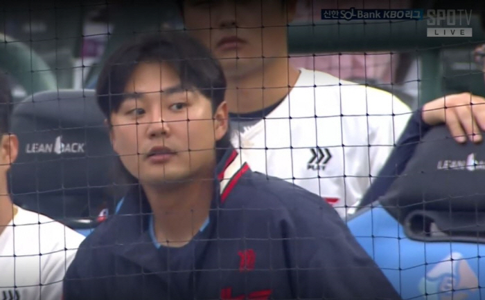 Cheer up, my friend! For the same age who is shaking on the mound...The warm inside of the must-win group who jumped with their feet, everyone was in one mind. 