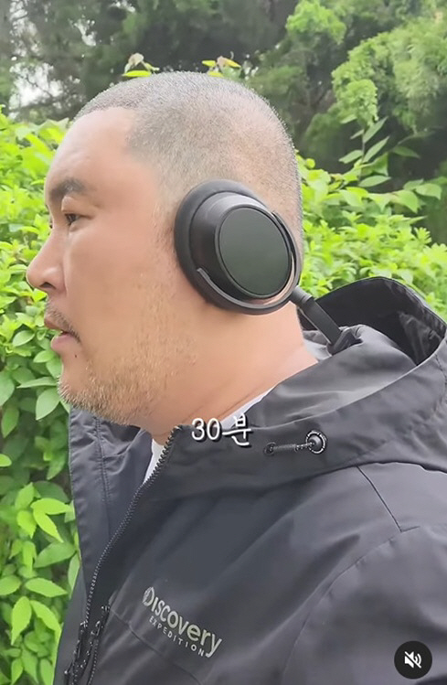 Cho Hye-ryeon's younger brother, Jo Ji-hwan, revealed on the 7th day of hair transplantation..A different forehead line