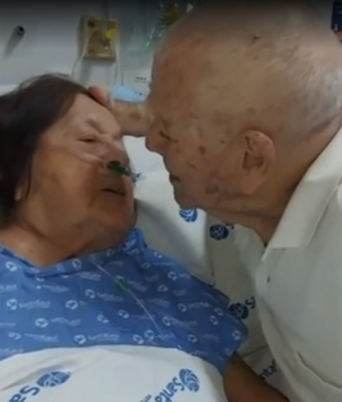 The couple who lived together for 74 years died on the same day...God, please take me with you. Prayer