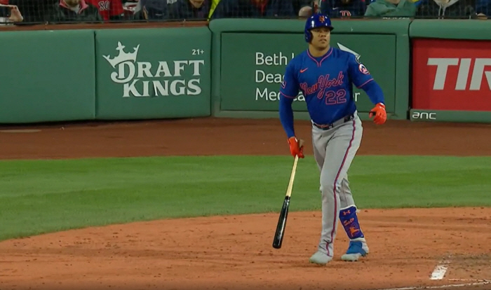 Did you scold him for a walk? Soto is a human being, and he's 26 now. The Mets manager was busy defending himself