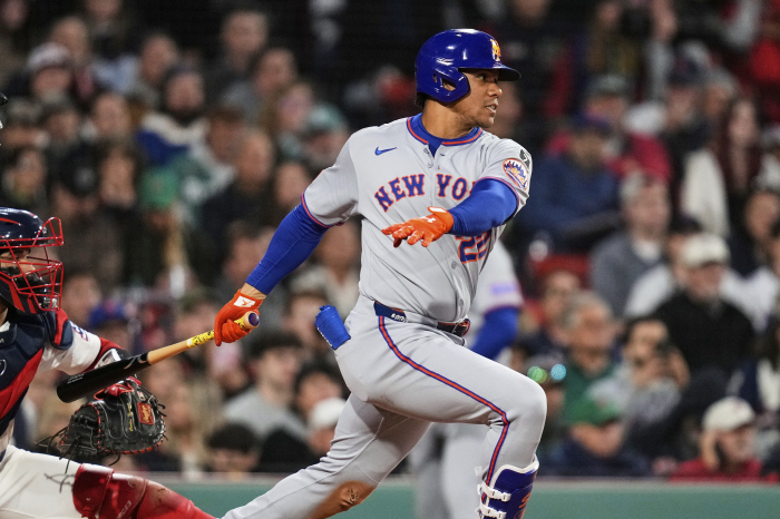 Did you scold him for a walk? Soto is a human being, and he's 26 now. The Mets manager was busy defending himself