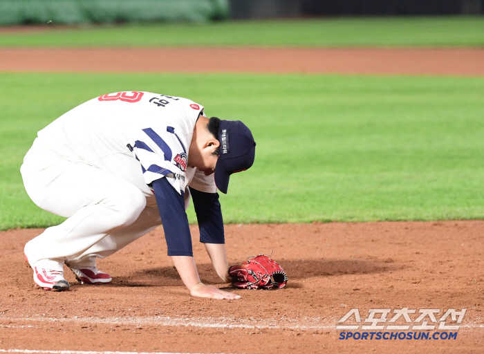 Elotrasico's essence LG Lotte drew 77 after a three-hour, 56-minute battle in the 11th inning. Lee Young-bin with two home runs and Ko Seung-min tied for two-run shot was thrilling 