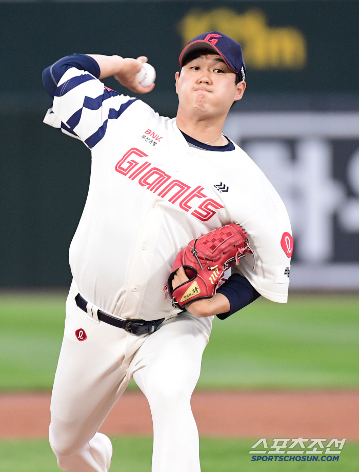Elotrasico's essence LG Lotte drew 77 after a three-hour, 56-minute battle in the 11th inning. Lee Young-bin with two home runs and Ko Seung-min tied for two-run shot was thrilling 