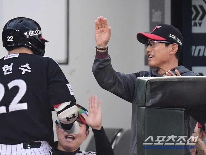 Elotrasico's essence LG Lotte drew 77 after a three-hour, 56-minute battle in the 11th inning. Lee Young-bin with two home runs and Ko Seung-min tied for two-run shot was thrilling 