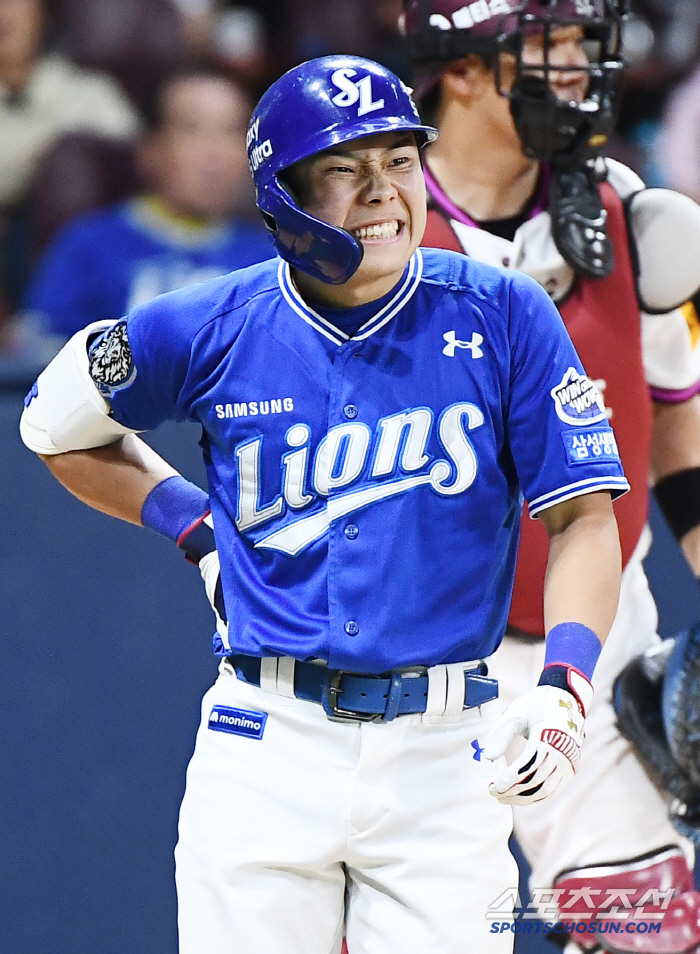 I'm so happy to play baseball in the first team. You can't break your hamstring againWatch out for Samsung's small giant. Watch out