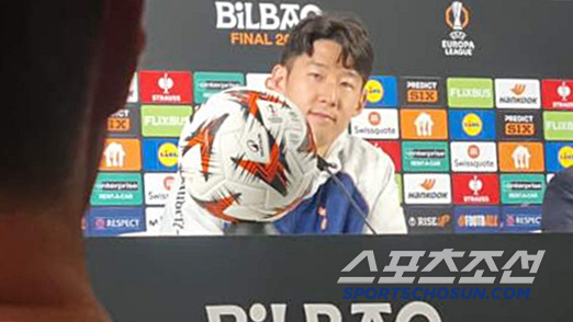 Kane is on vacation, but no more tears, now the trophy of joy → Captain Son Heung-min's sincerity...Ten-year Tottenham Promises Historic Moment → Champions Final Next Year