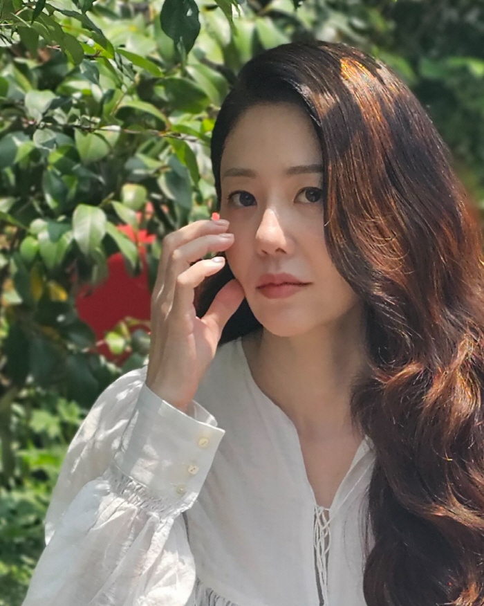 Ko Hyun-jung's health concern after a sudden change in her face as she gained cheek fat