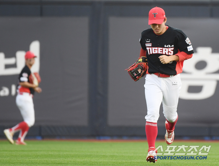 Lee Beom-ho came in and got really angry, a ridiculous error Choi Won-joon replaced the reprimand in the first inning 