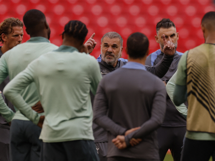 Let's win for Son Heung-min from the other side of the world Postecoglou, a different motivation...Jinks → Tottenham, the second-year champion, please