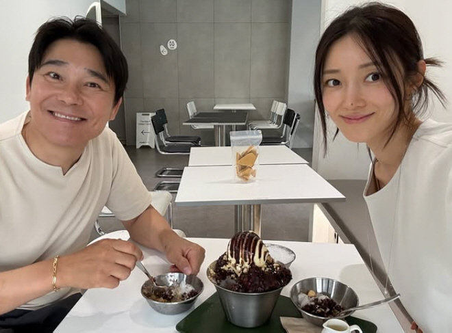 Lim Chang-jung ♥ Seo White, a sweet two-shot after being cleared of stock price manipulation..Gummy mode ON