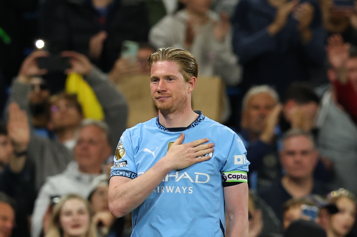  A statue of Living Legend leaving Manchester for the breakup of tears will be built...Aggressive recruitment of Napoli → Let's be together for three years