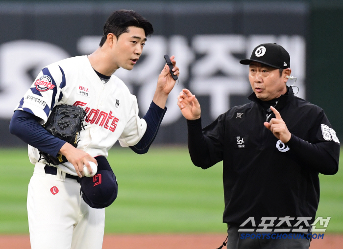 Pitchcom equipment sprayed Yoon Sung-bin, a painful finger for 9 years, 157km there, but he couldn't shake the tension (Busan site)