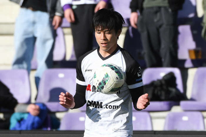 Soccer Day! Europe's representative pro-Japanese club announces massive release of its squad, 16 players including Japanese players can be transferred → It is unclear whether the team will move