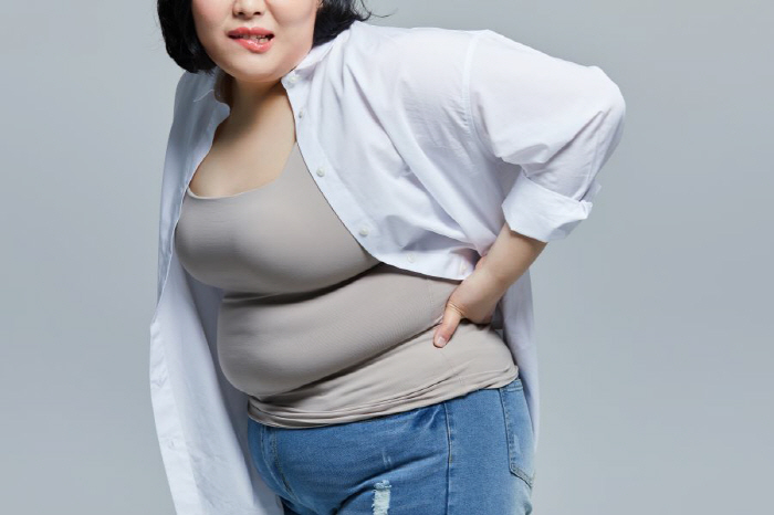 Trying to lose belly fat could ruin your spine health...I don't know how to use the fitness equipment. I'm injured