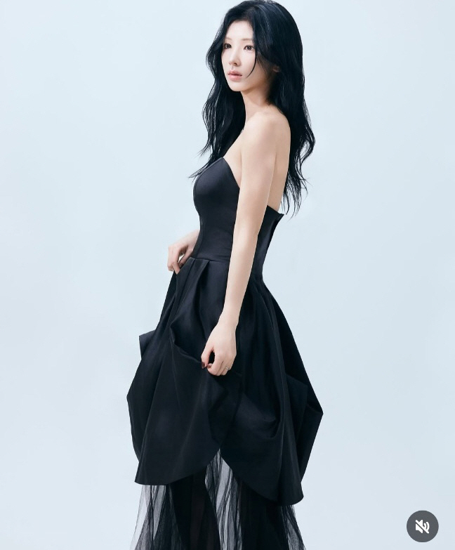 'Wasn't it Karina?' Kang Seok-woo's daughter Kang Da-eun explodes her beauty in her new profile