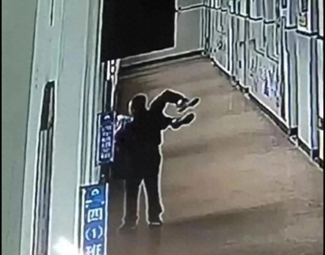 A 10-year-old student will drop you from the third floor window Teacher who threatened, why?