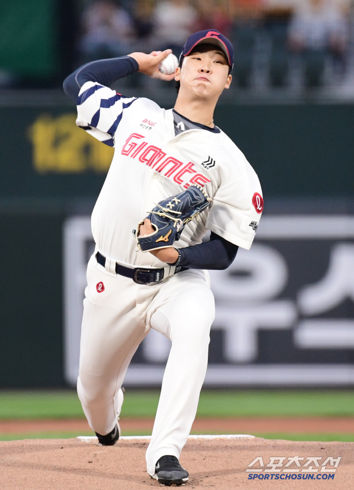 17 hits → 15 hits → 13 hits Lotte, which never gets tired, is the only second place. 11-4 Big win, 2G to LG. Lee Minseok's first start win. 