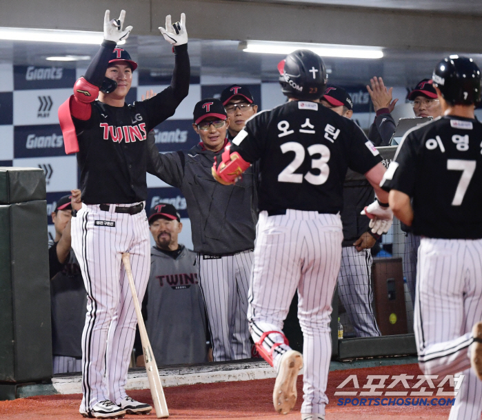 17 hits → 15 hits → 13 hits Lotte, which never gets tired, is the only second place. 11-4 Big win, 2G to LG. Lee Minseok's first start win. 