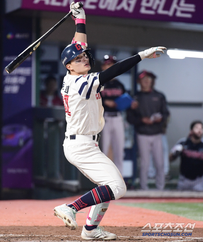 17 hits → 15 hits → 13 hits Lotte, which never gets tired, is the only second place. 11-4 Big win, 2G to LG. Lee Minseok's first start win. 