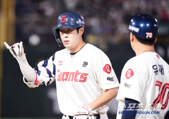17 hits → 15 hits → Lotte will break out again today. Na Seung-yup No. 5 and Yoon Dong-hee No. 6, who had three hits yesterday, went up one notch 