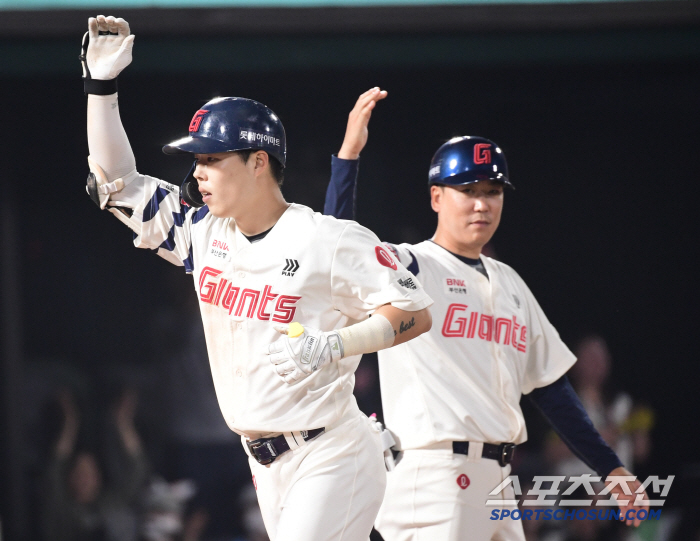 17 hits → 15 hits → Lotte will break out again today. Na Seung-yup No. 5 and Yoon Dong-hee No. 6, who had three hits yesterday, went up one notch 