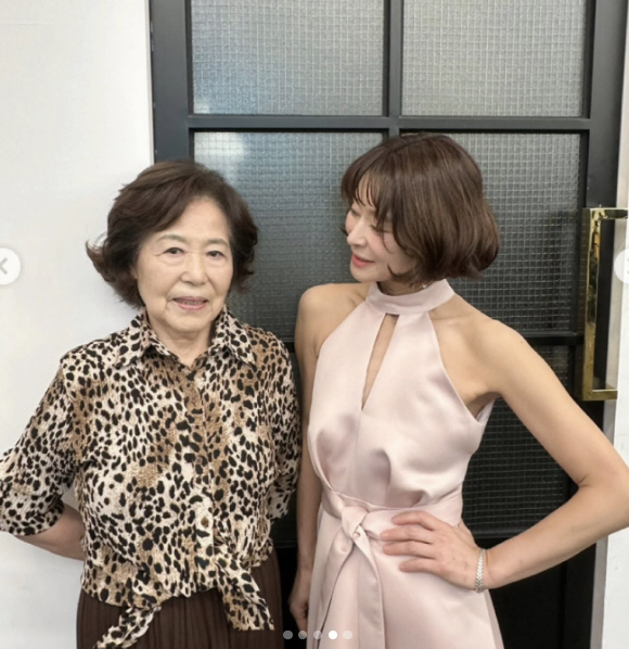 '52-year-old' Ye Ji-won, '90-year-old' and 'Gene while friends.'