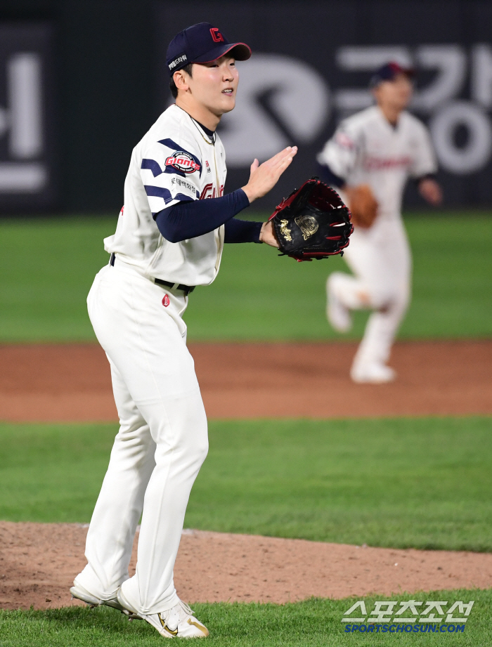 After Kim Won-joong in the 9th episode, who? Choi Jun-yong, 152 km, has no hit in two innings. Lotte's bullpen gets stronger 