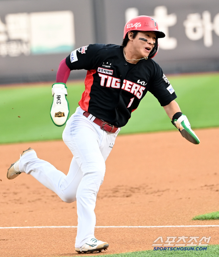  Get out of the game! Kkotbumho and leadoff Park Chan-ho created a chance to praise and even solved it