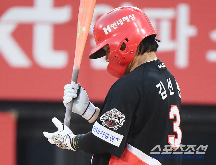 The disappearance of the main player and the slump in hitting are too much for Na Sung-beom...Kim Sunbin's calf pain again