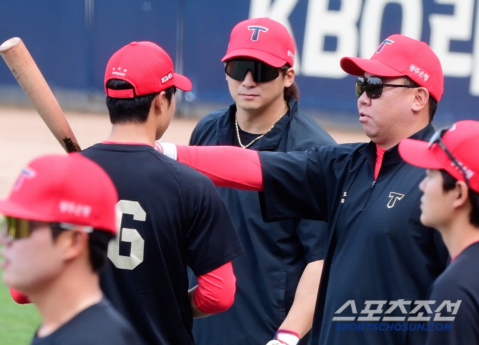 The disappearance of the main player and the slump in hitting are too much for Na Sung-beom...Kim Sunbin's calf pain again