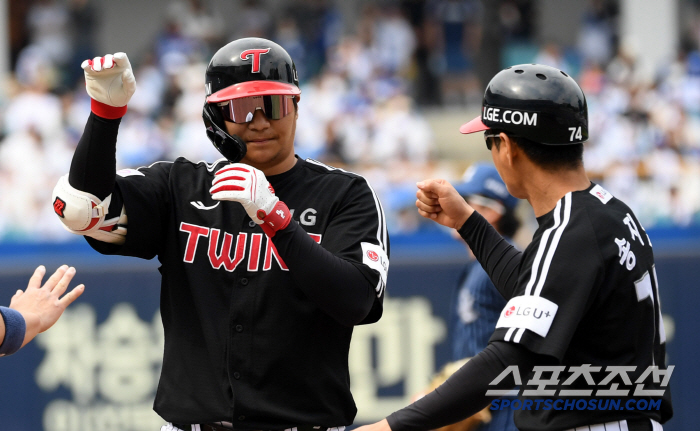 Except for the selection of Moon Bo-kyung as announced in advance. Shin Min-jae is here, but Lee Young-bin, a multi-homer, survived. 9th second baseman's start