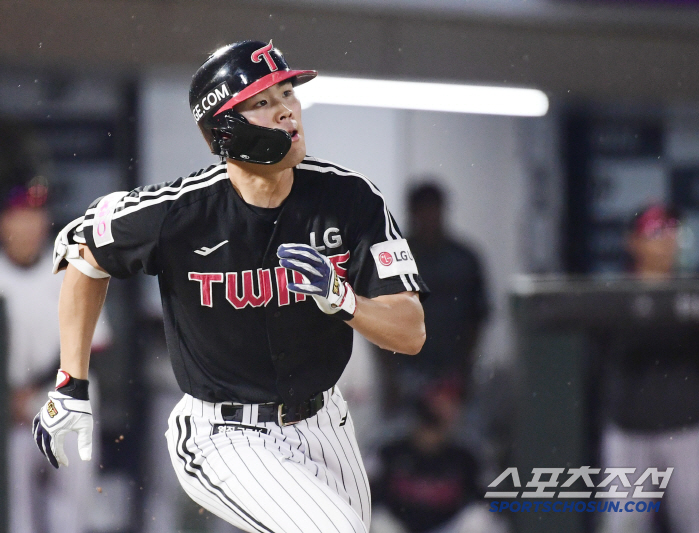 Except for the selection of Moon Bo-kyung as announced in advance. Shin Min-jae is here, but Lee Young-bin, a multi-homer, survived. 9th second baseman's start