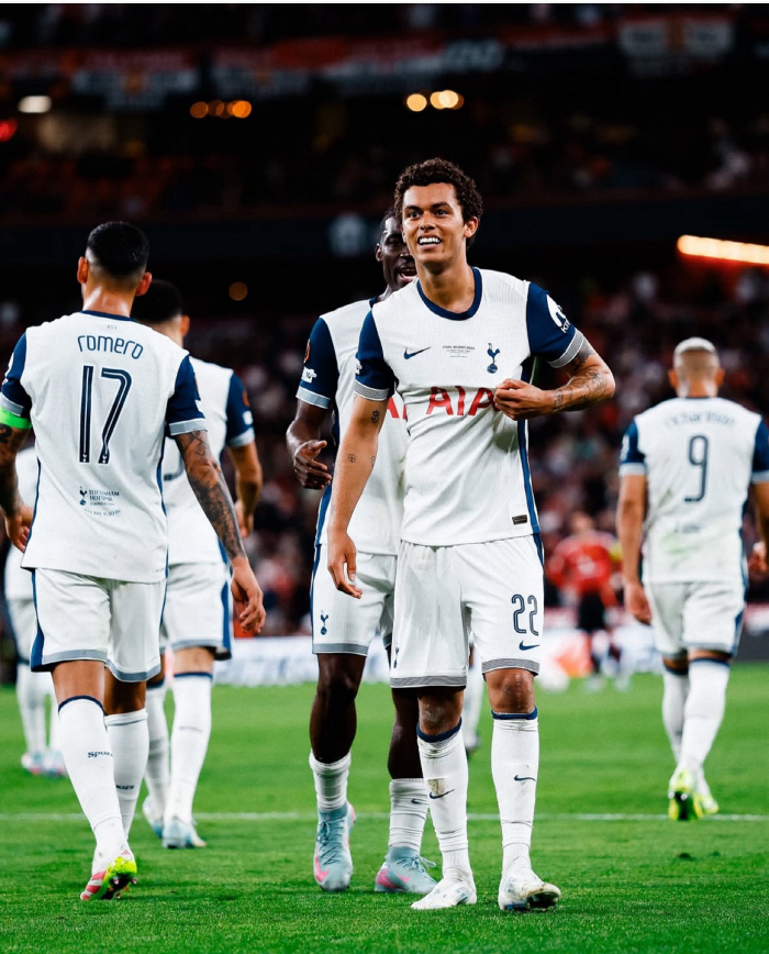 Final goal Johnson 17 years no match, people said no to Tottenham but we did it!