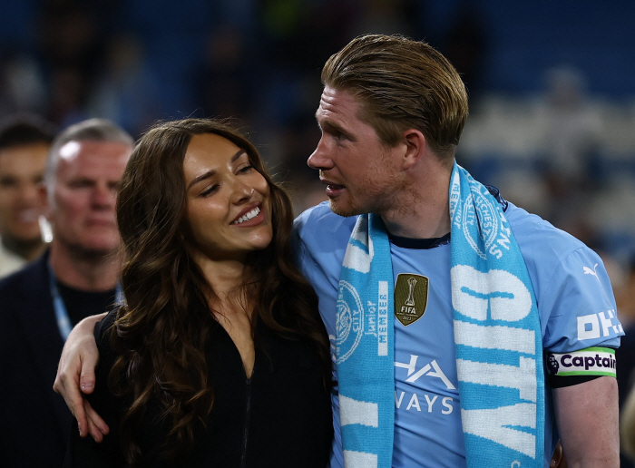 Goodbye Legend The Browner, his crazy loyalty to the end will leave Manchester City  EPL forever → To Napoli or the U.S