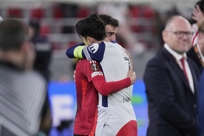 Guys, it's Manchester United, Son Heung-min and his friends who repaid Ferguson's ignoring comments...4 wins out of 4 and UEL wins!