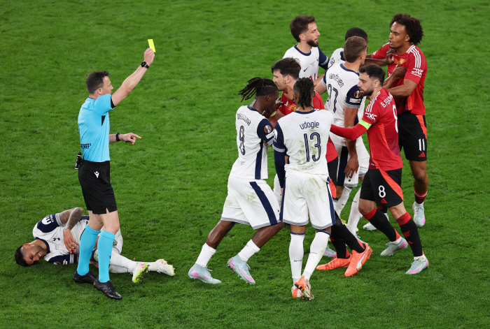 Hey, where are you going! Anger explodes following Harry Maguire, Christian Romero and eventually the staff of the clash quickly extinguished
