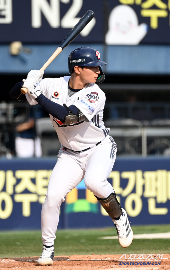 His first home run was a come-from-behind grand slam…Doosan, Kim Kwang-hyun, caught QSSG in the eighth inning of the promise and escaped five consecutive losses 