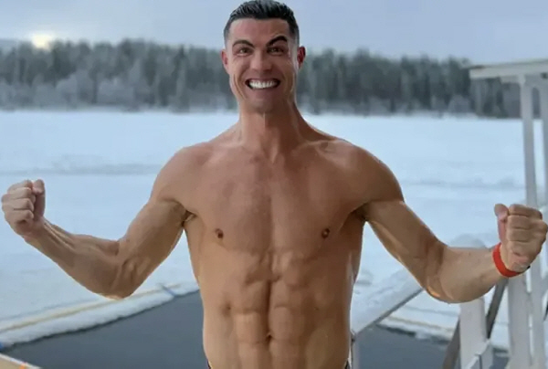 Is this real? Ronaldo's physical age is 28.9 years old, and he can play for 10 more years. Jock...Self-care GOAT