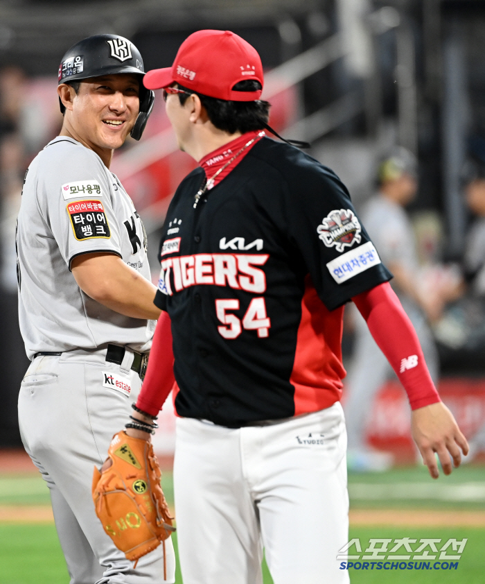 It's because of your mistake? Yang Hyun-jong, a big pitcher, is rather my fault. The reason why the fielders are wrapped up is because