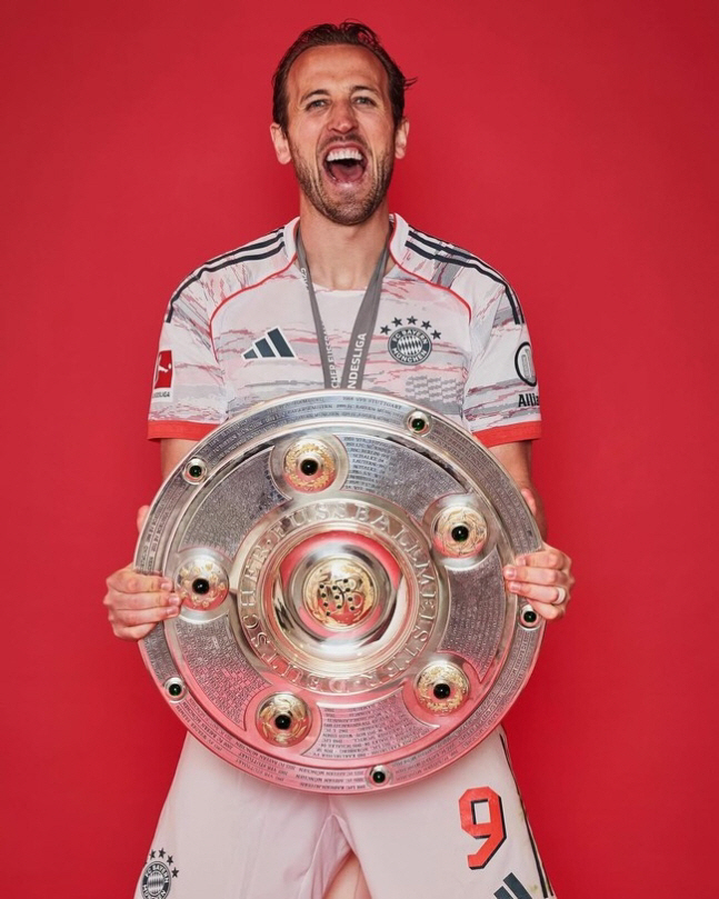 Kane, we won too!Congratulations, Sonke Duo has something close to each other. Escape side by side in 2025
