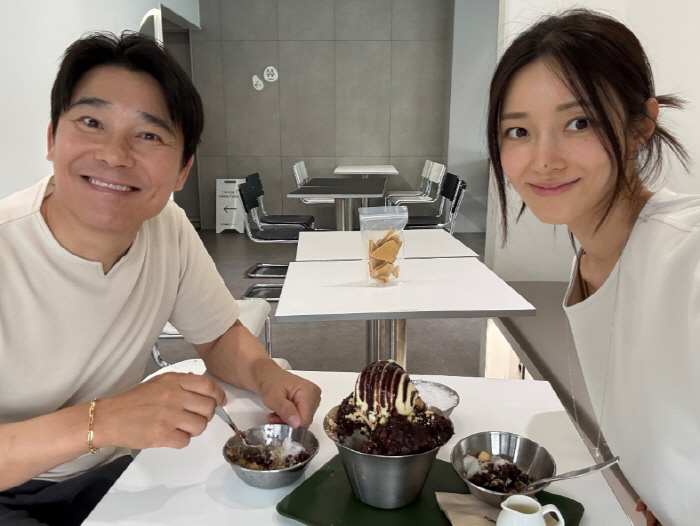 Lim Chang-jung ♥ Seo White, a date with a couple look..Five brothers, you're jealous
