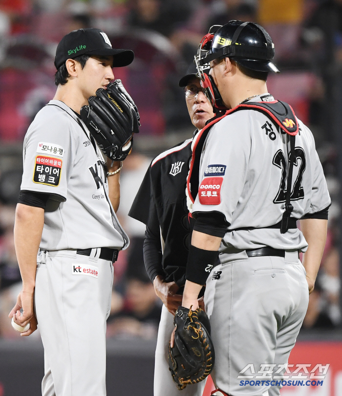 The masters and coaches who bowed to the rebelled player were also surprised What's the reason?